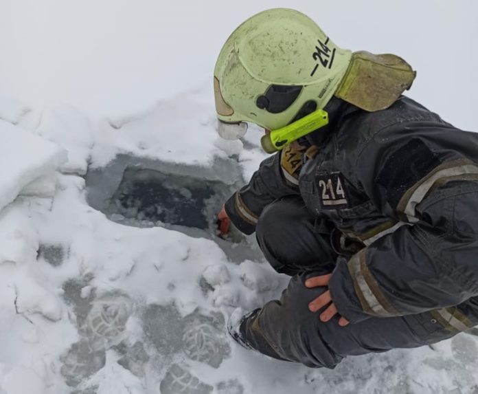 О толщине льда на Пахре 25 февраля