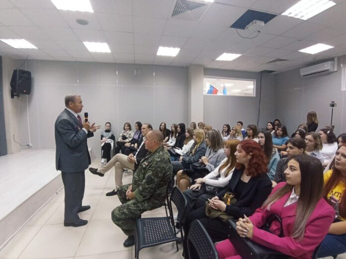 Открытый патриотический урок-концерт прошел на базе гуманитарно-технического колледжа «Знание»