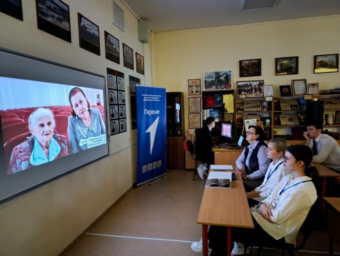 Подольские школьники пообщались с ветераном, участницей Битвы за Москву Галиной Тереховой