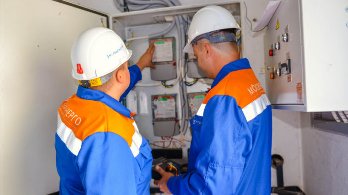 Подмосковные энергетики ежедневно корректируют графики плановых отключений электроэнергии