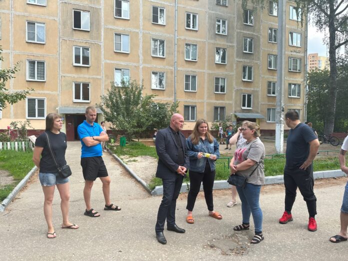 Депутат Горсовета провел встречу с активом домов № 21 и 23 по улице Индустриальная