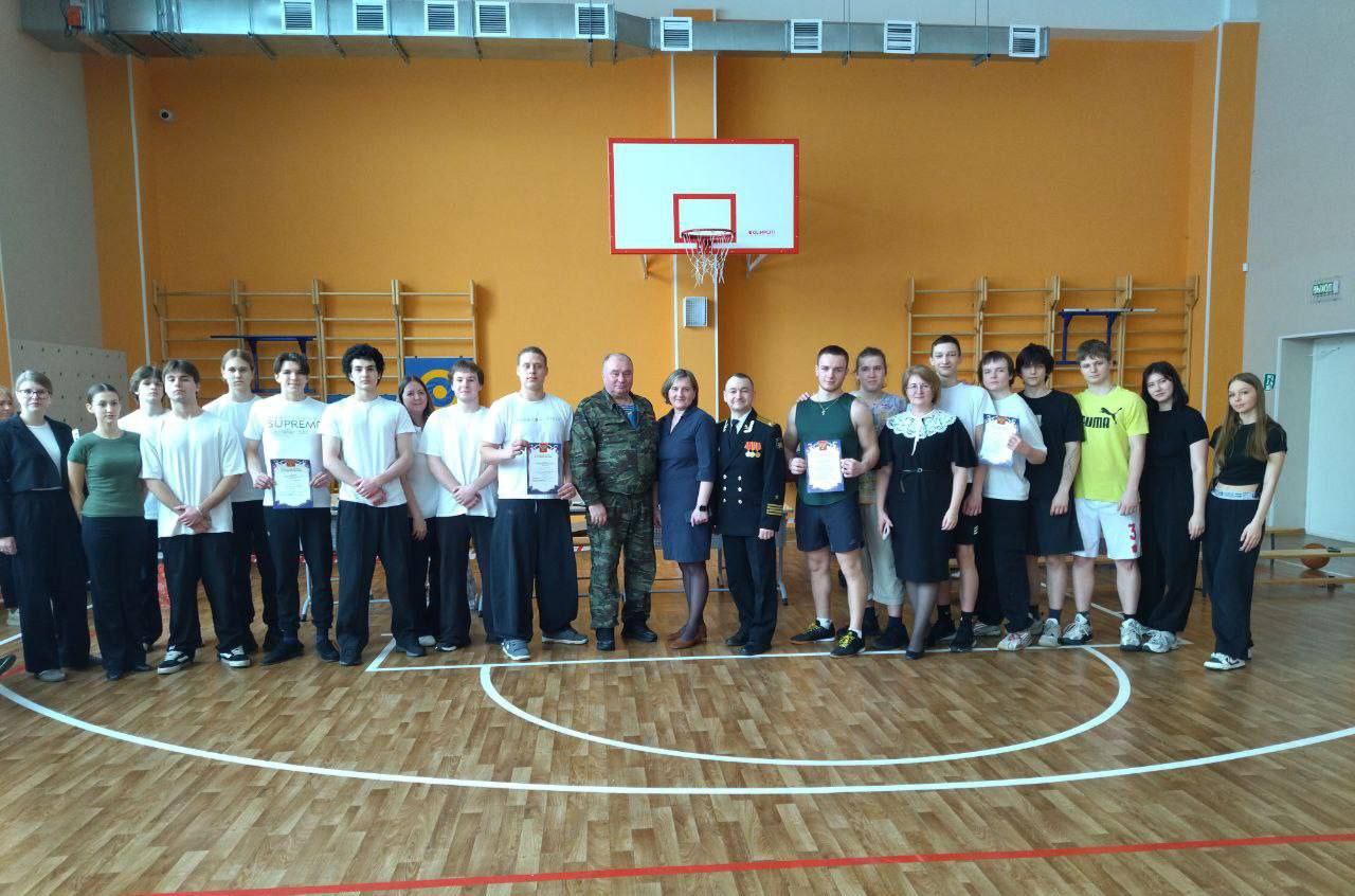 «Успех V единстве поколений»: ветераны и старшеклассники встретились в подольской школе №20