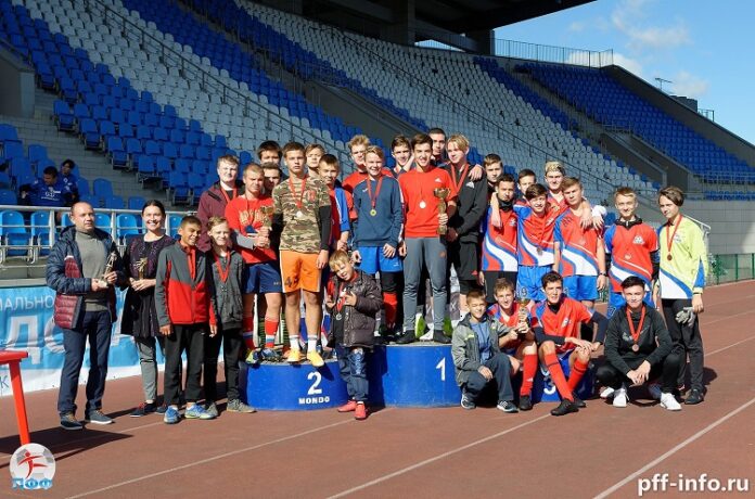 Названы лучшие юношеские дворовые футбольные команды Подольска