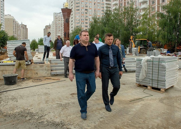 Дмитрий Жариков проверил ход благоустройства на бульваре 65-летия Победы