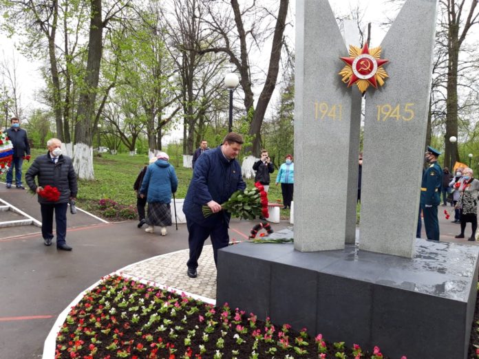 Глава муниципалитета Николай Пестов торжественно открыл памятник «Воинам-освободителям» в поселке МИС