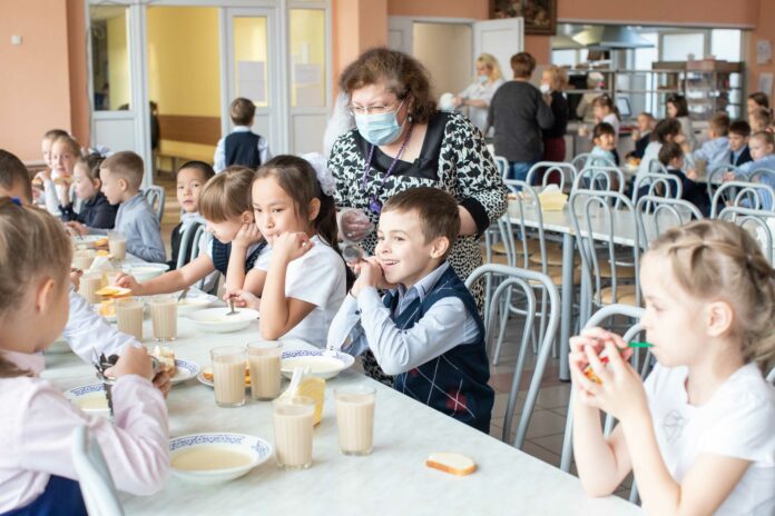 В школах округа уже второй год реализуется проект губернатора «Родительский контроль»