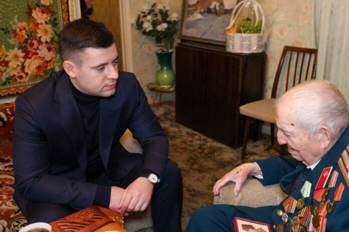 Глава Подольска побывал в гостях у ветерана Великой Отечественной войны