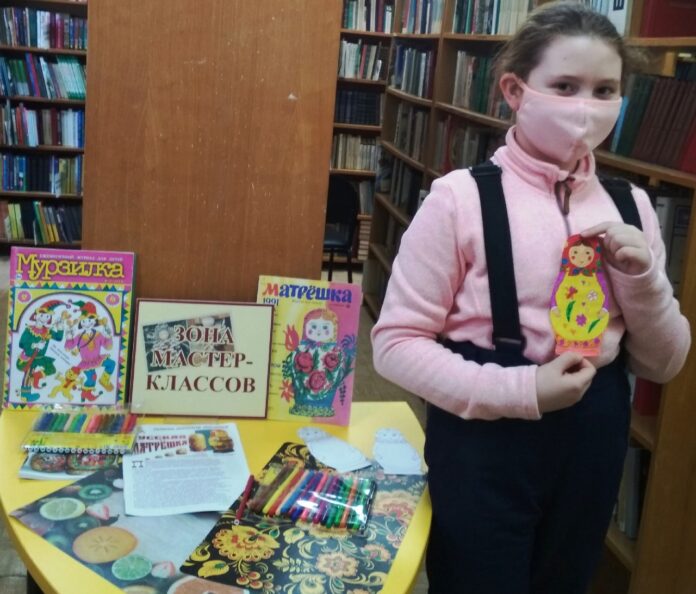 Мастер-класс «Веселая матрешка» состоялся в подольской библиотеке № 10