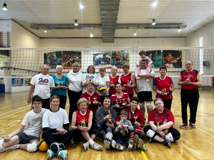 В Физкультурно-спортивном комплексе «Заречье» прошел турнир по волейболу среди ветеранов