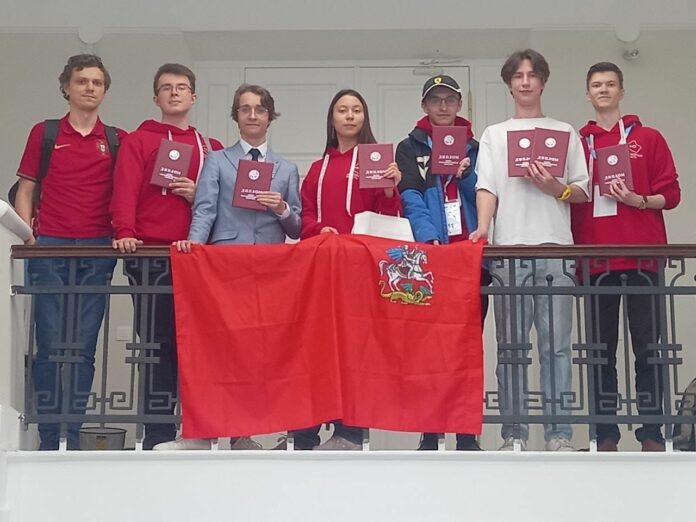 Подольские ученики получили 12 дипломов ВСОШ