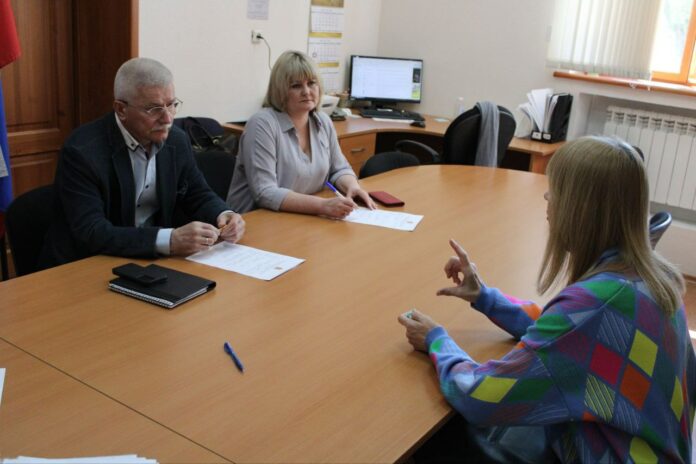 В мкр. Климовск состоялся выездной прием населения