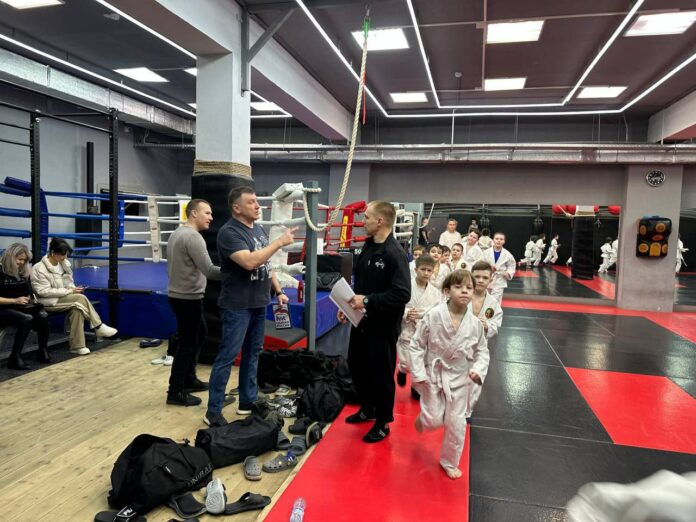 Подольские партийцы приняли участие в тренировке по рукопашному бою