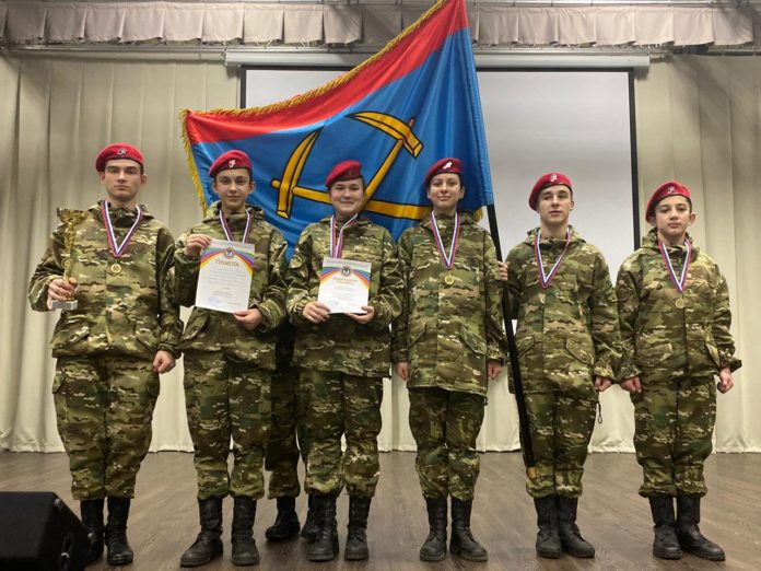 В соревнованиях по стрельбе «Ворошиловский стрелок» Подольские юнармейцы завоевали первое место