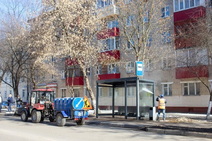 Помывка остановочных павильонов и покраска малых архитектурных форм в рамках месячника по благоустройству стартовала...