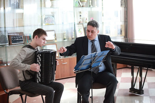 Запись детей в муниципальные учреждения дополнительного образования культуры переносится на май и июнь