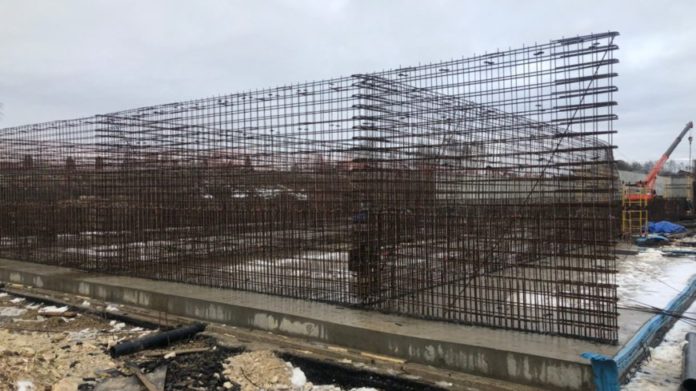 Продолжаются работы по реконструкции городских очистных сооружений в округе