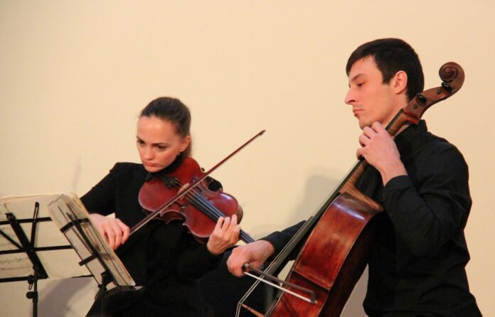 Концерт классической музыки «О серьезном и не очень» состоялся в КПЦ «Дубровицы»