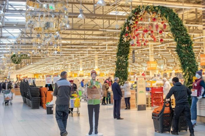В Большом Подольске начался смотр-конкурс на лучшее новогоднее оформление торговых предприятий