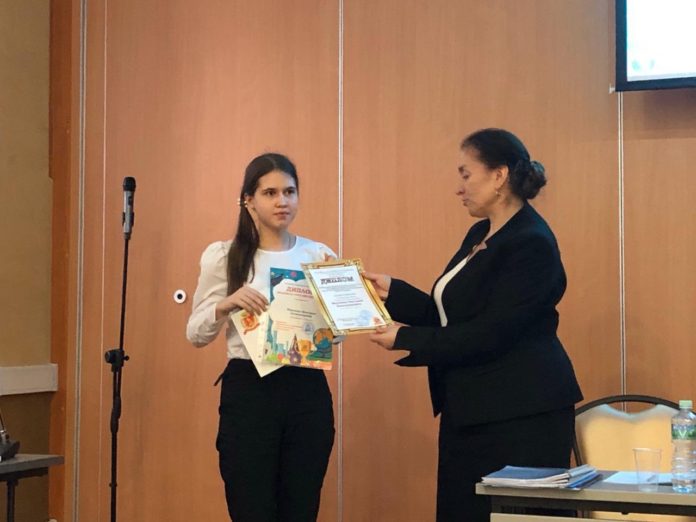 Виктория Мерекина из Подольска победила на очном этапе международного конкурса «Старт в науке»