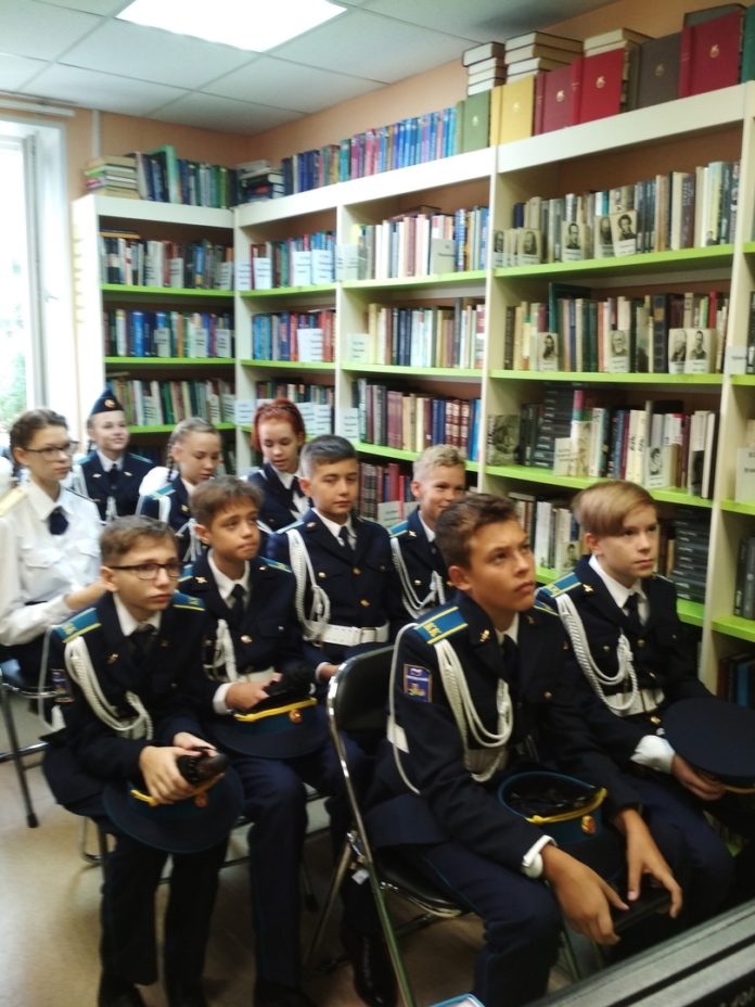 В библиотеке № 8 состоялась встреча с писателем Сергеем Грачевым