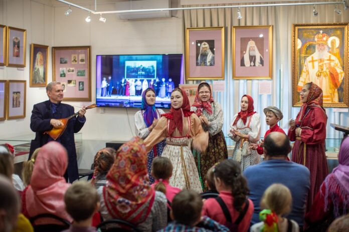 В музее-заповеднике «Подолье» состоялось открытие выставки «Мода и крестьянский костюм»