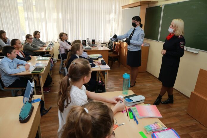 Уроки безопасности для учеников средних классов провели в Подольске