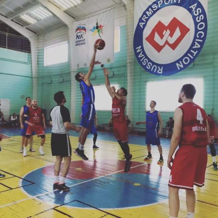 Открытый турнир по баскетболу среди мужских команд состоялся в СК Подолье