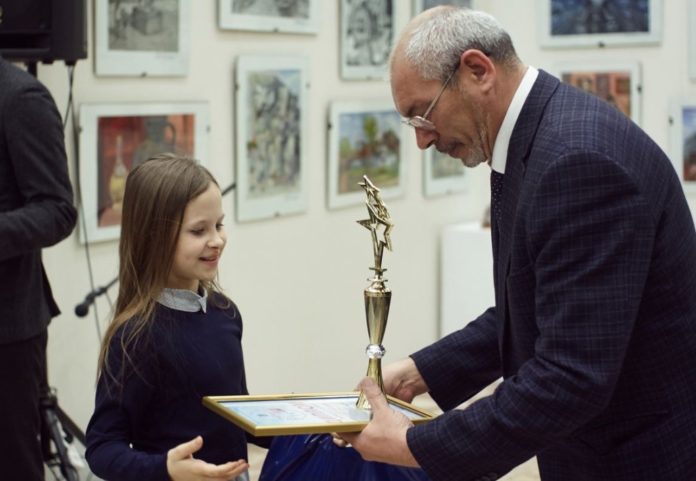 Состоялось награждение участников конкурса «Юные таланты-2021» в жанрах изобразительного искусства