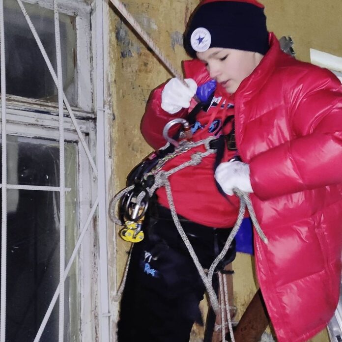 Подготовку к соревнованиям по поисково-спасательным работам «Каштанал-2022» начали юные подольские спасатели