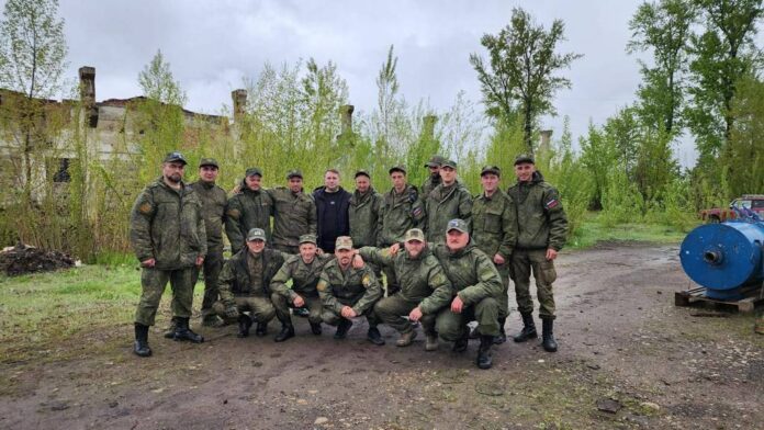 Секретарь местного отделения партии «Единая Россия» Дмитрий Жариков навестил подольчан, находящихся в зоне СВО