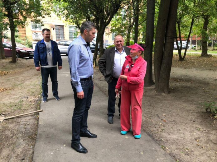 5 сентября более 130 жителей пришли на выездные приемы руководителей администрации округа