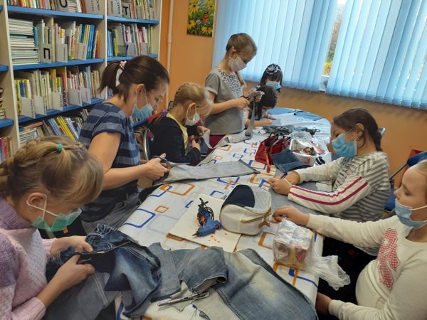 МК «Нежные и красивые ободки» прошел в детской библиотеке № 6