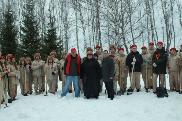 Подольские юнармейцы открыли Всероссийскую акцию «Верни герою имя»