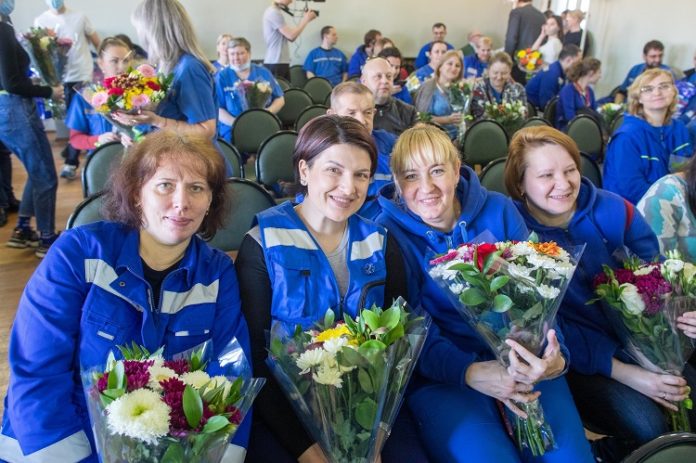 Сотрудникам Подольской подстанции скорой медицинской помощи вручили подарки в день профессионального праздника