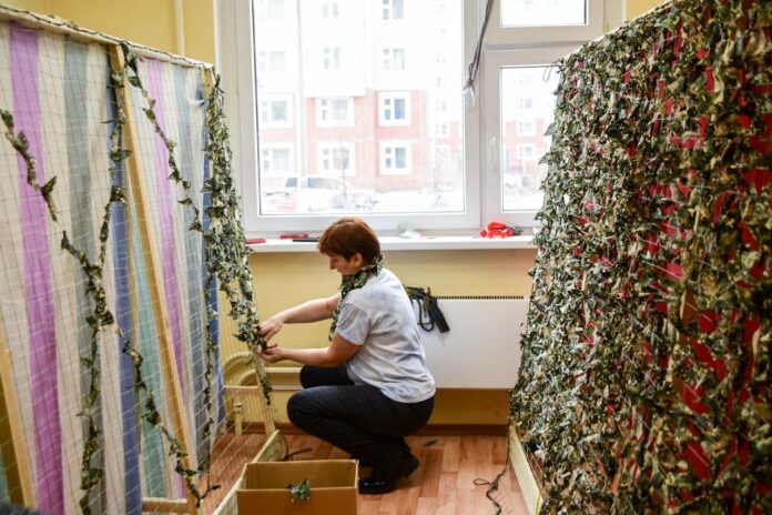 Более 40 маскировочных сетей передали в г.о.Подольск участникам СВО на фронт