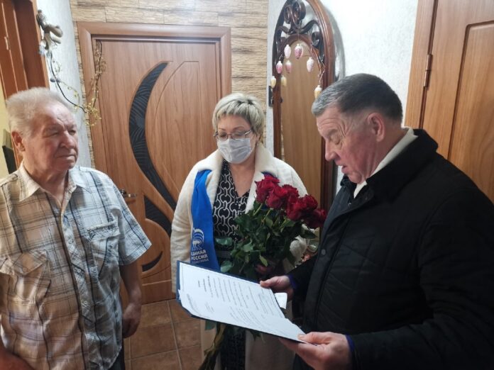 Члены Партийного актива поздравили с Днем Рождения одного из старейших членов Партии
