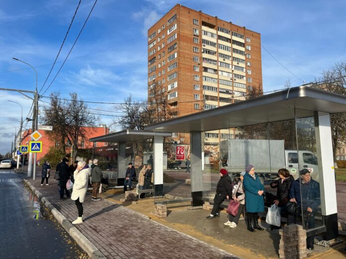 В Подольске частично заменяют остановочные павильоны