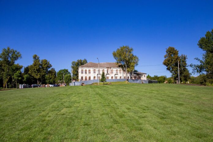 Готовы площадка для гала-концерта в Плещееве и маршрут для зрителей