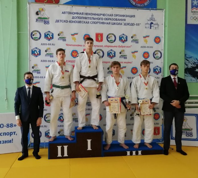 Подольчане стали лучшими на турнире по дзюдо