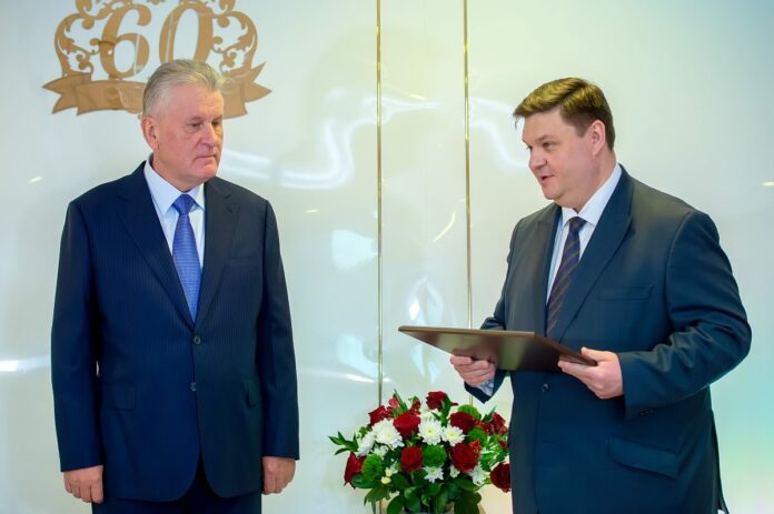 Глава муниципалитета вручил награду генеральному директору «ЗиО-ЗДОРОВЬЕ»