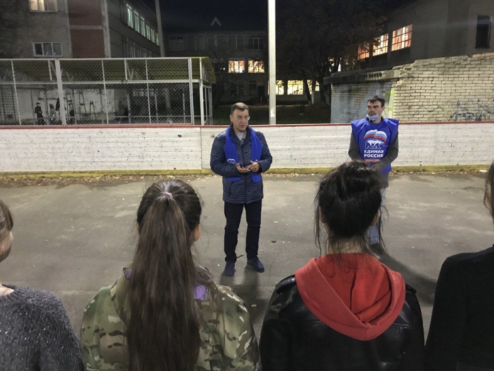 ЮРИЙ СТРЕЛКОВ ПРОВЕЛ ТРЕНИРОВКУ ПО ОБЩЕЙ ФИЗИЧЕСКОЙ ПОДГОТОВКЕ НА ПЛОЩАДКЕ ФИЛИАЛА МУ ДВОРЕЦ МОЛОДЁЖИ.