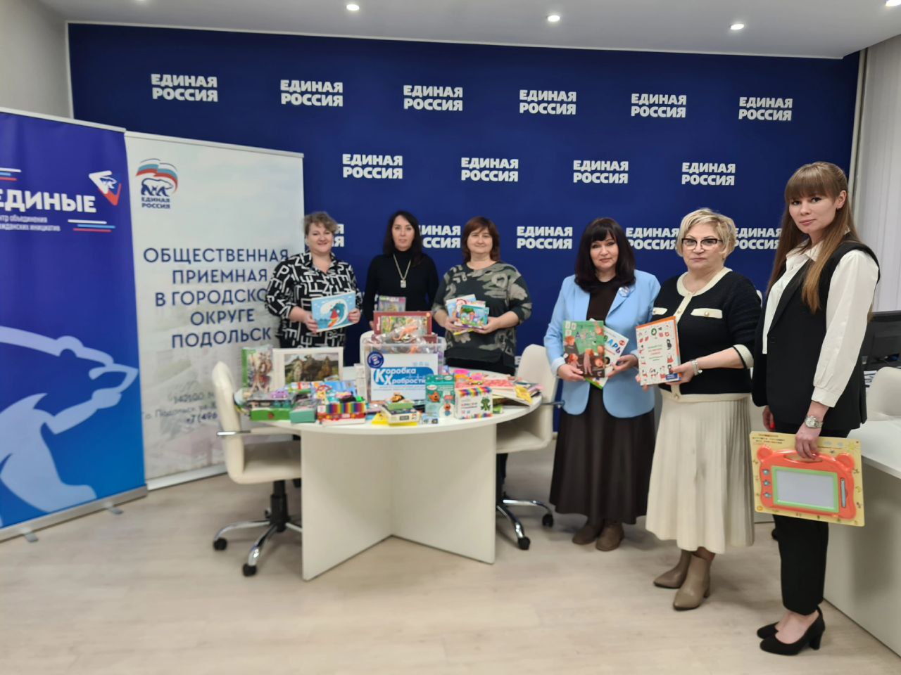 «Коробка храбрости» наполнилась новыми игрушками от депутатов Горсовета и готова к отправке в детские больницы