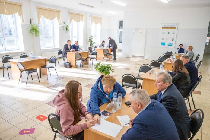 Встреча с жителями в формате «выездной администрации» состоялась в мкр. Кузнечики