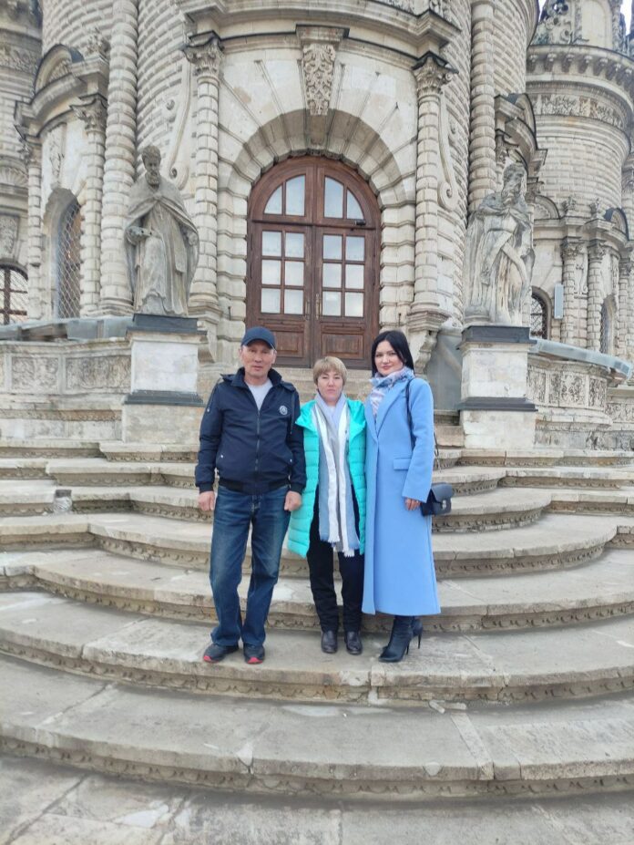 Активисты подмосковной «Молодой Гвардии» помогли родителям участника СВО встретиться с сыном