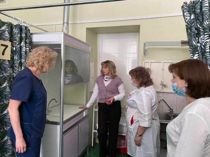 Представители партии «Единая Россия» проверили качество оказания медицинских услуг в одном из отделений Подольской...