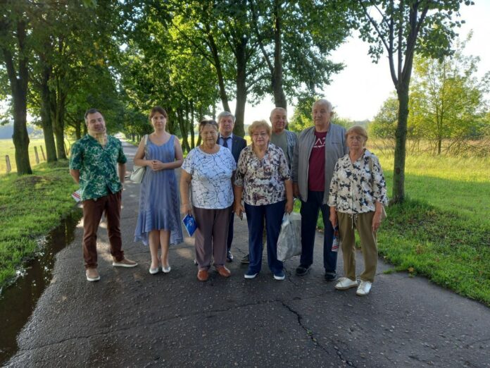 Депутат Раиса Фёдорова встретилась с жителями поселка Дубровицы