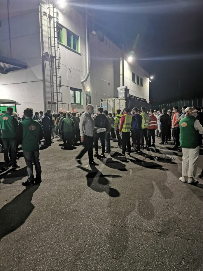 Состоялась эвакуация людей в ходе учений в гипермаркете в Подольске