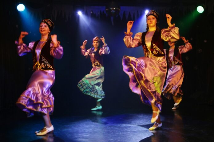 Концерт для ветеранов образования прошел в КДЦ «Южный»