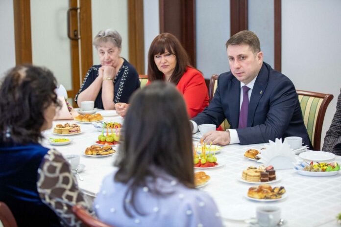 Дмитрий Жариков встретился с ангелами-хранителями участников спецоперации – женщинами-волонтёрами!