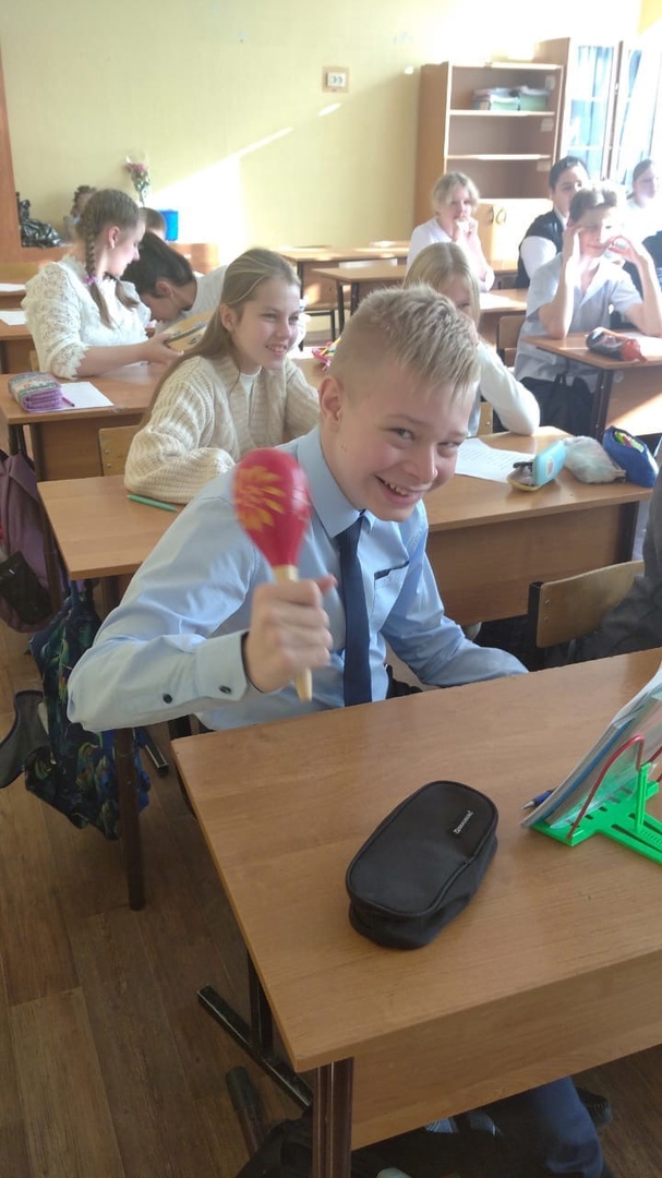 Музыкально-игровую программу провели для учеников школы №13